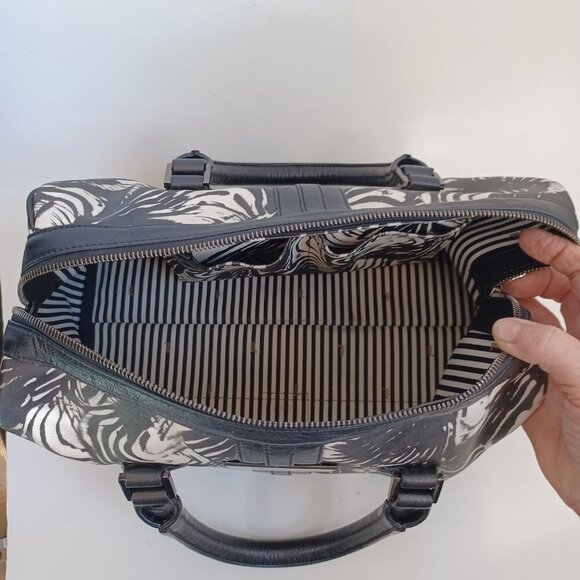 L.A.M.B. Bag by Gwen Stefani Black White Satchel Handbag Purse Luxury Designer - Picture 13 of 15